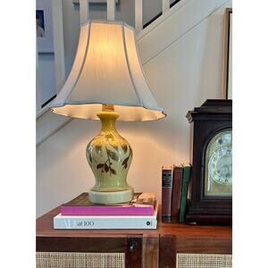 Vintage MCM Table Lamp - Iridescent Wheat Color Glass with Painted‎ Gold Leaves